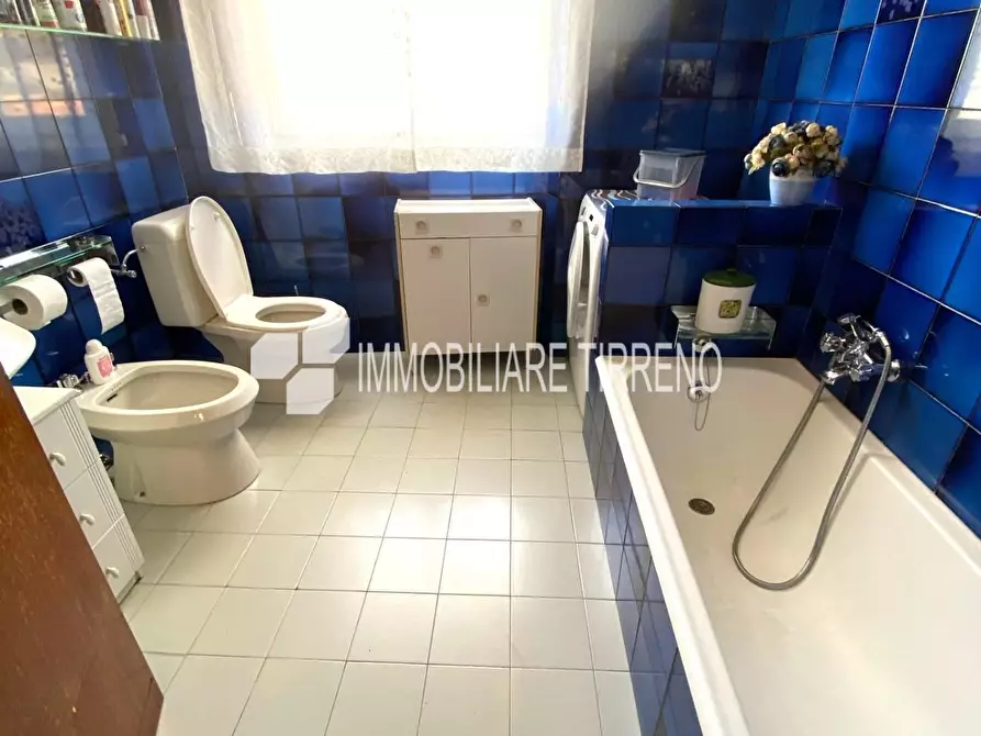 Immagine 13 di Appartamento in vendita  a Massa