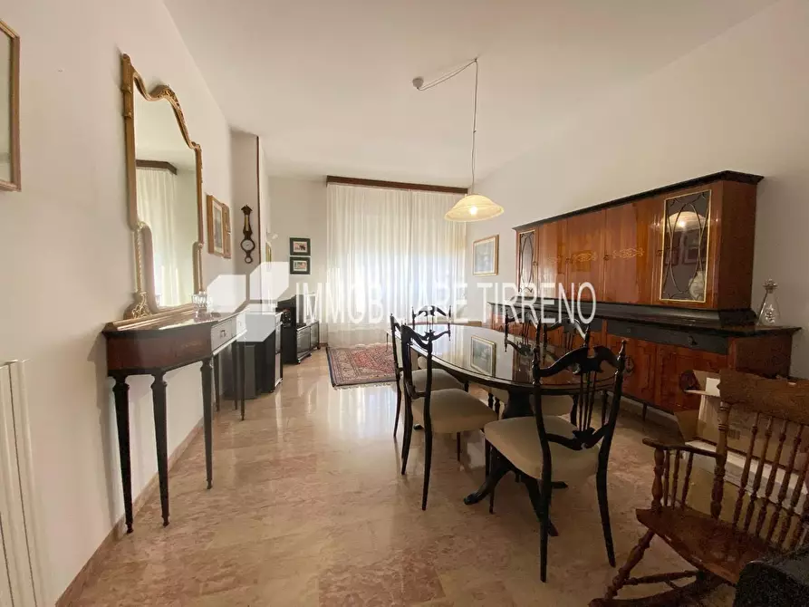 Immagine 5 di Appartamento in vendita  a Massa