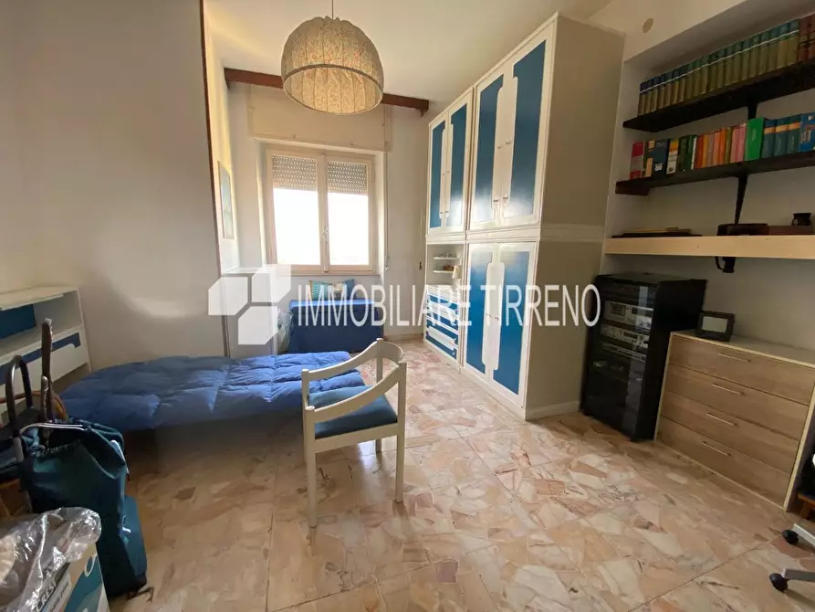 Immagine 12 di Appartamento in vendita  a Massa