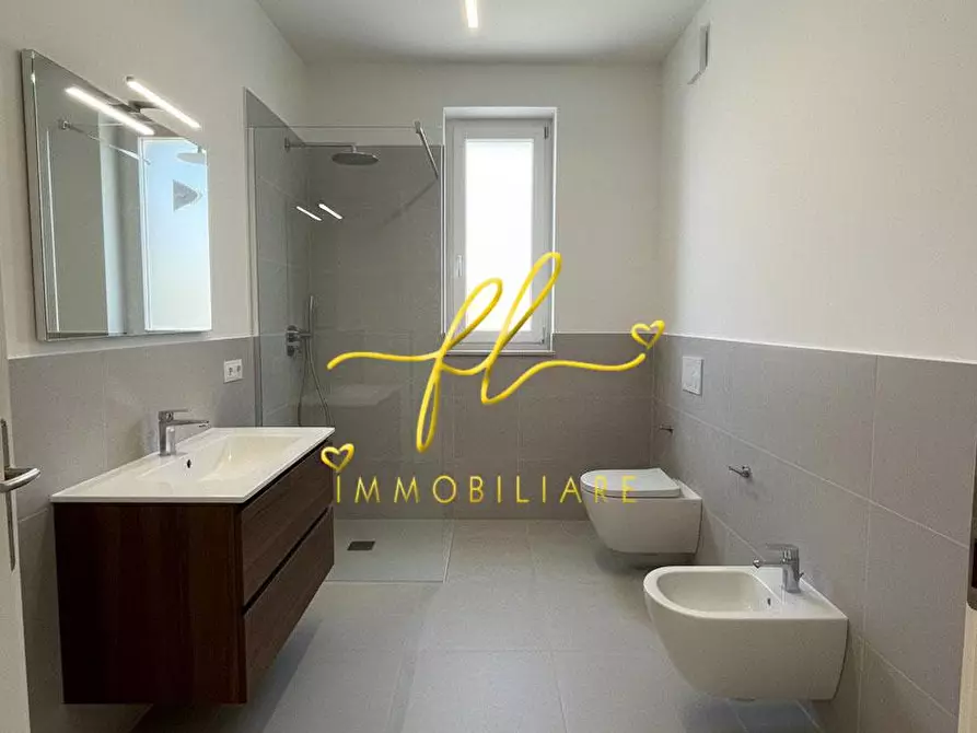 Immagine 9 di Villetta a schiera in vendita  a Livorno