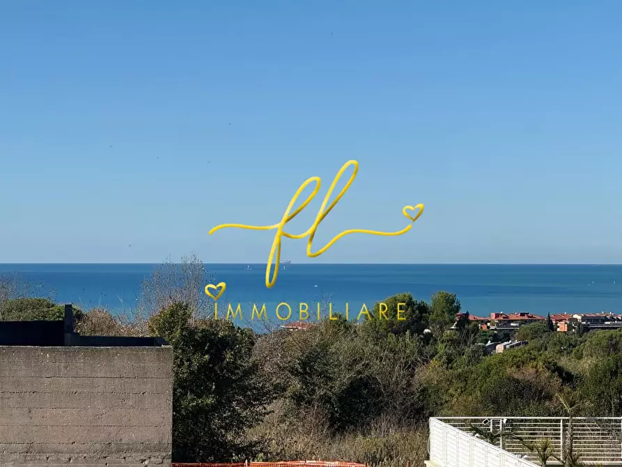 Immagine 3 di Villetta a schiera in vendita  a Livorno