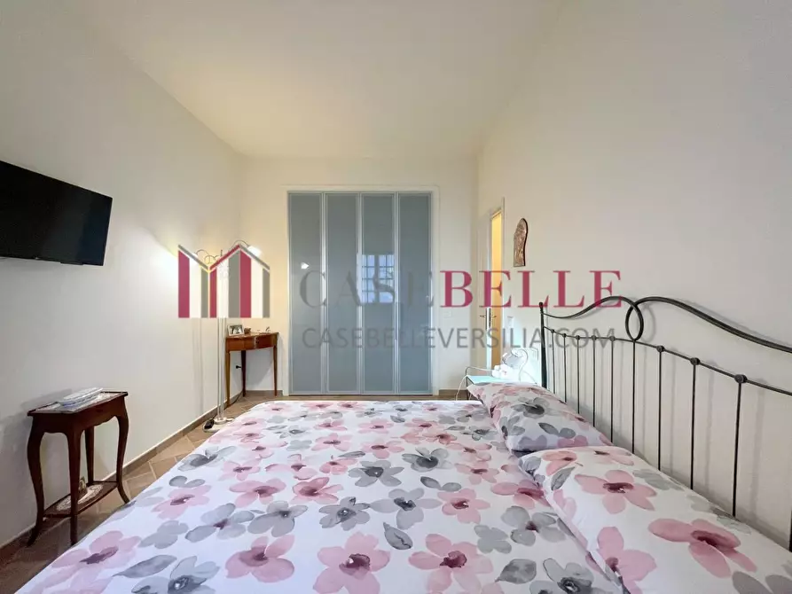 Immagine 43 di Casa indipendente in vendita  a Camaiore