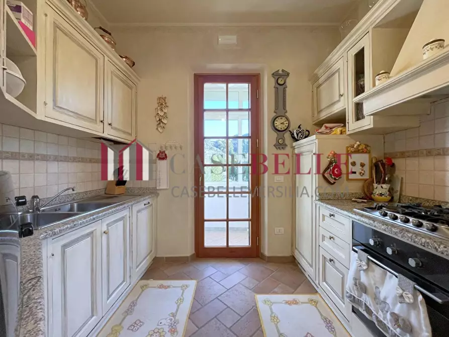 Immagine 7 di Casa indipendente in vendita  a Camaiore