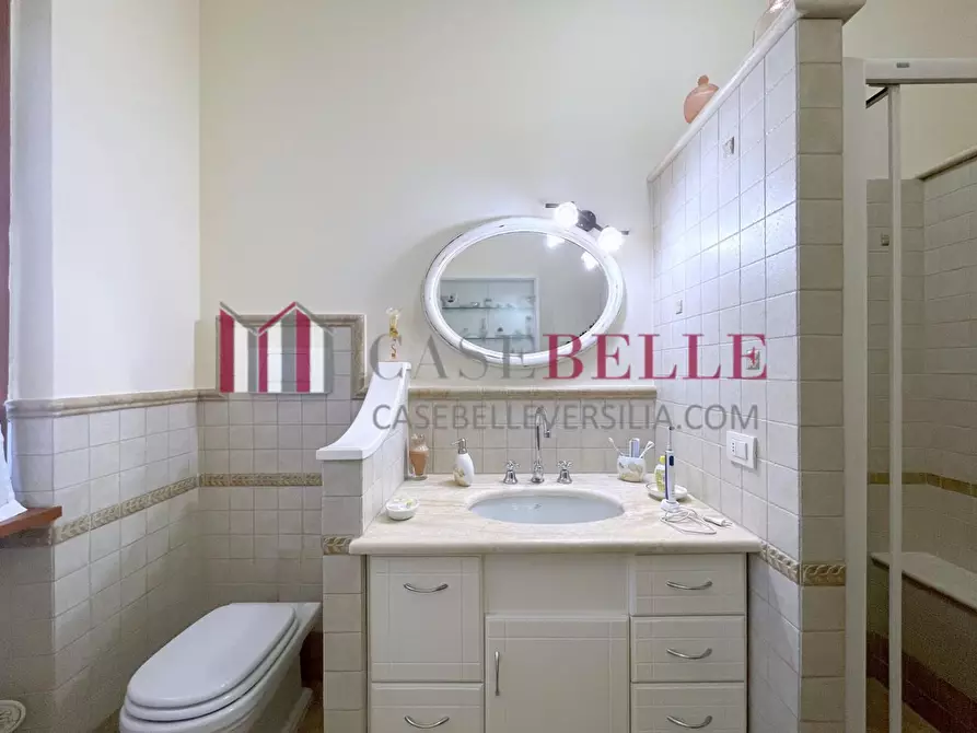 Immagine 36 di Casa indipendente in vendita  a Camaiore