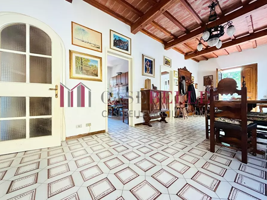 Immagine 94 di Casa indipendente in vendita  a Camaiore