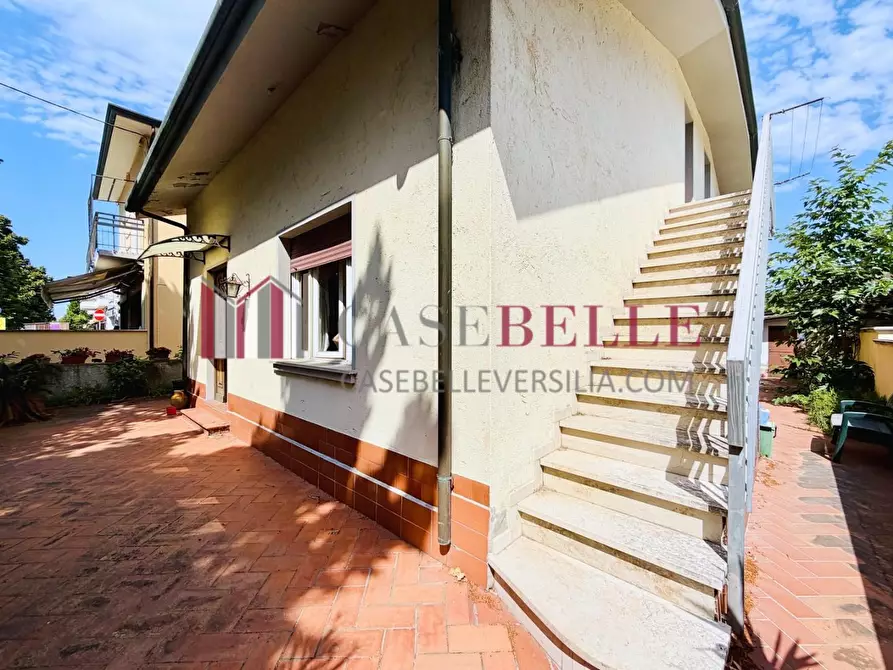 Immagine 129 di Casa indipendente in vendita  a Camaiore