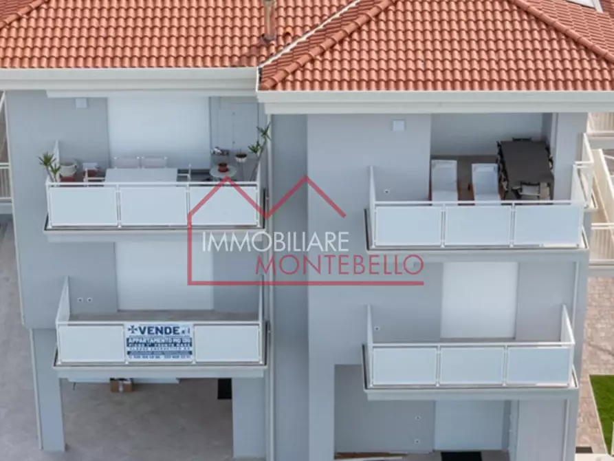 Immagine 1 di Appartamento in vendita  a Camaiore