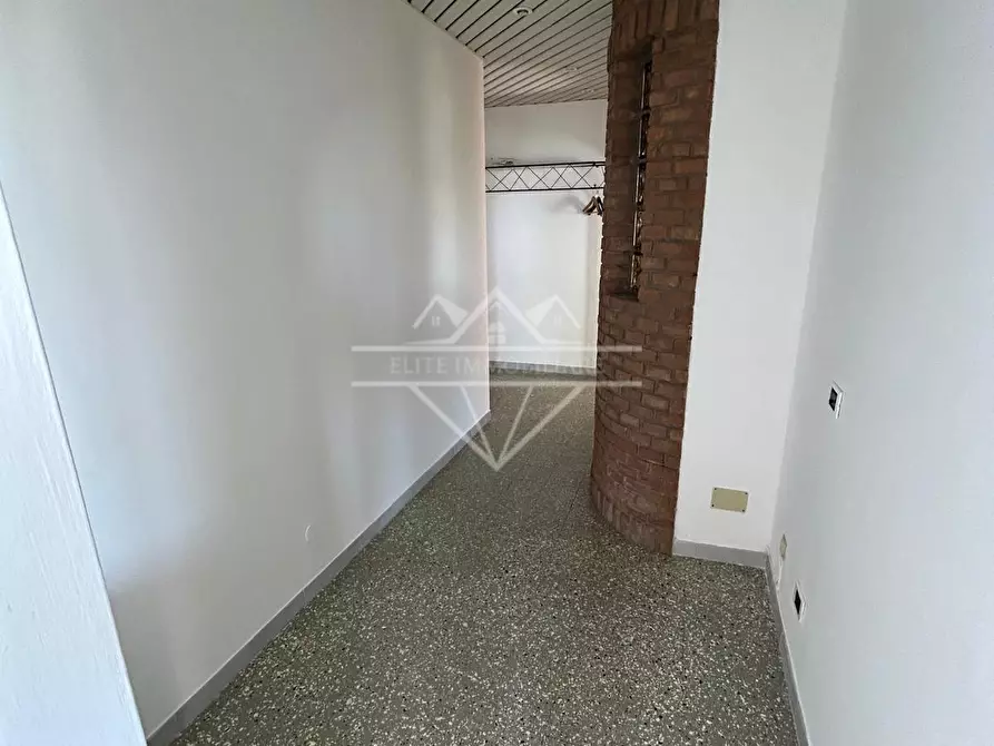 Immagine 9 di Appartamento in vendita  a Castelnuovo Magra