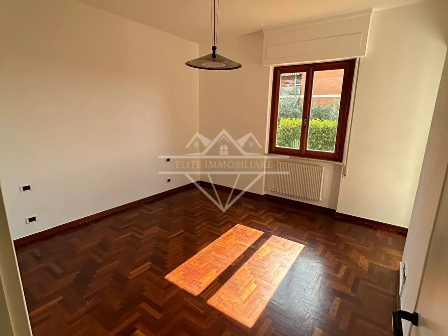 Immagine 13 di Appartamento in vendita  a Castelnuovo Magra