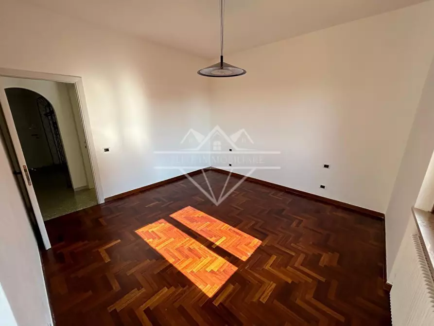 Immagine 14 di Appartamento in vendita  a Castelnuovo Magra