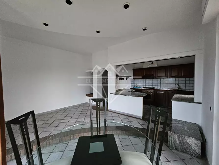 Immagine 6 di Appartamento in vendita  a Castelnuovo Magra