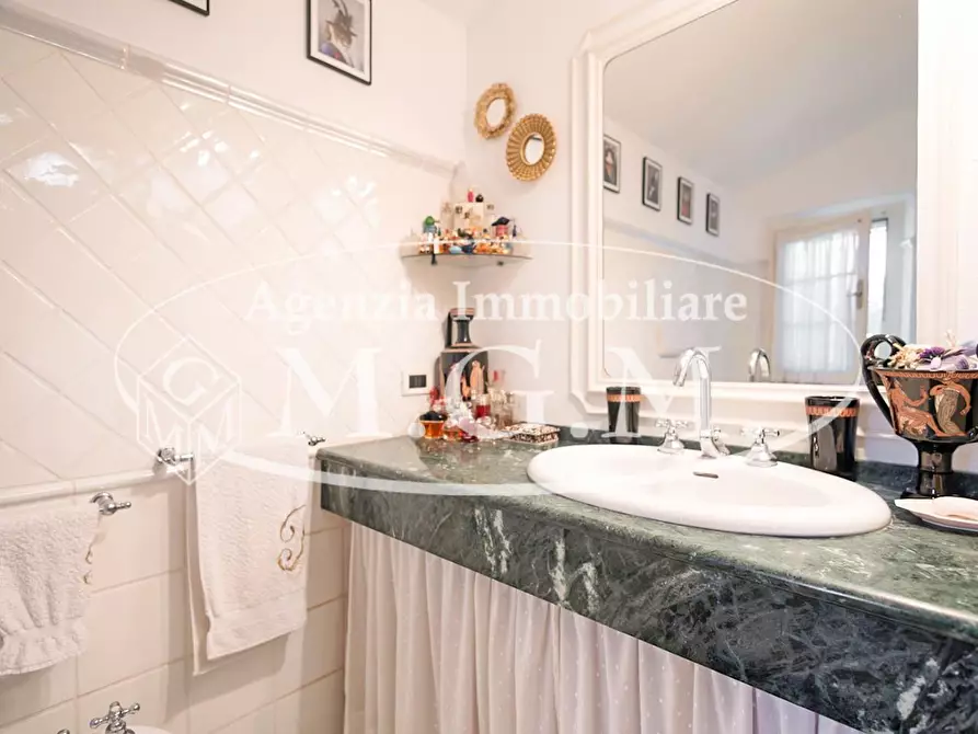 Immagine 21 di Villa in vendita  a Santa Maria A Monte