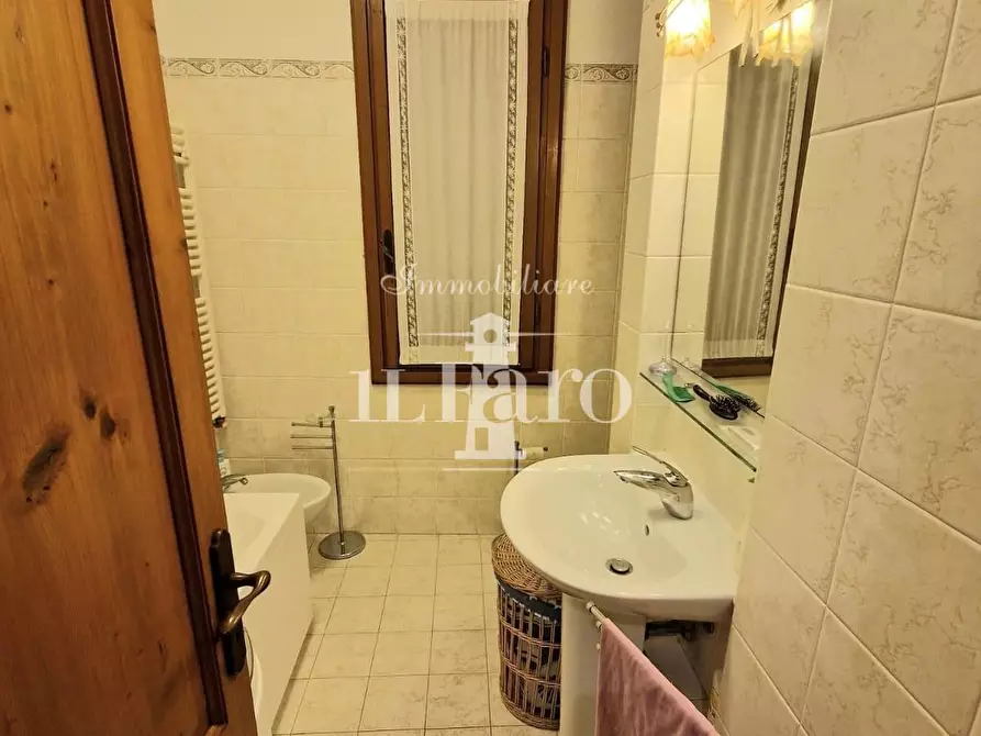 Immagine 32 di Terratetto in vendita  a Campi Bisenzio