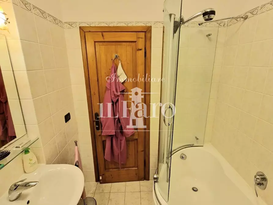 Immagine 30 di Terratetto in vendita  a Campi Bisenzio