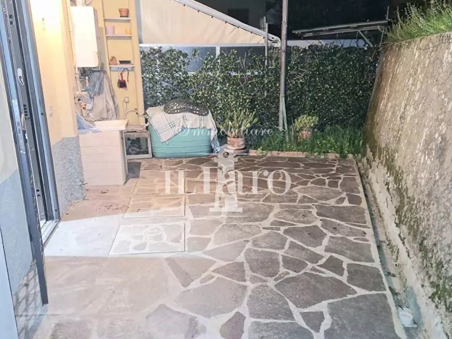 Immagine 5 di Terratetto in vendita  a Campi Bisenzio