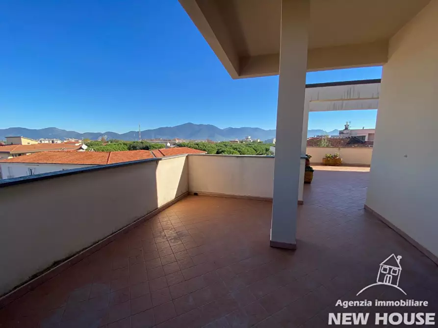 Immagine 89 di Mansarda in vendita  a Pisa