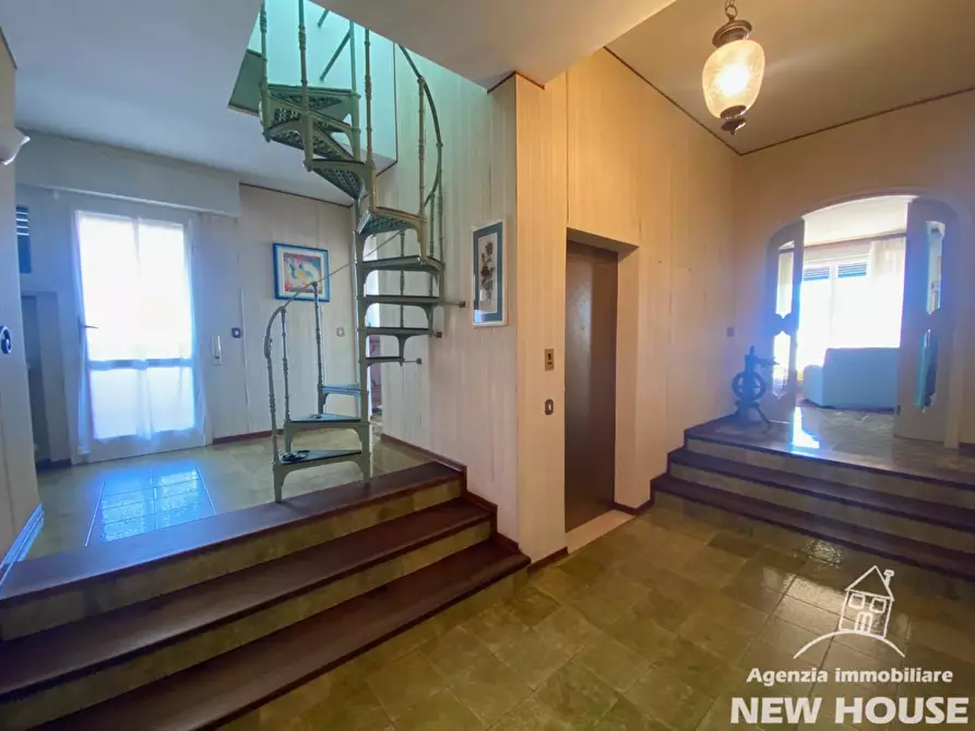 Immagine 75 di Mansarda in vendita  a Pisa