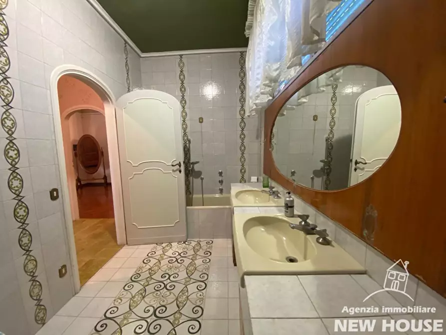 Immagine 54 di Mansarda in vendita  a Pisa