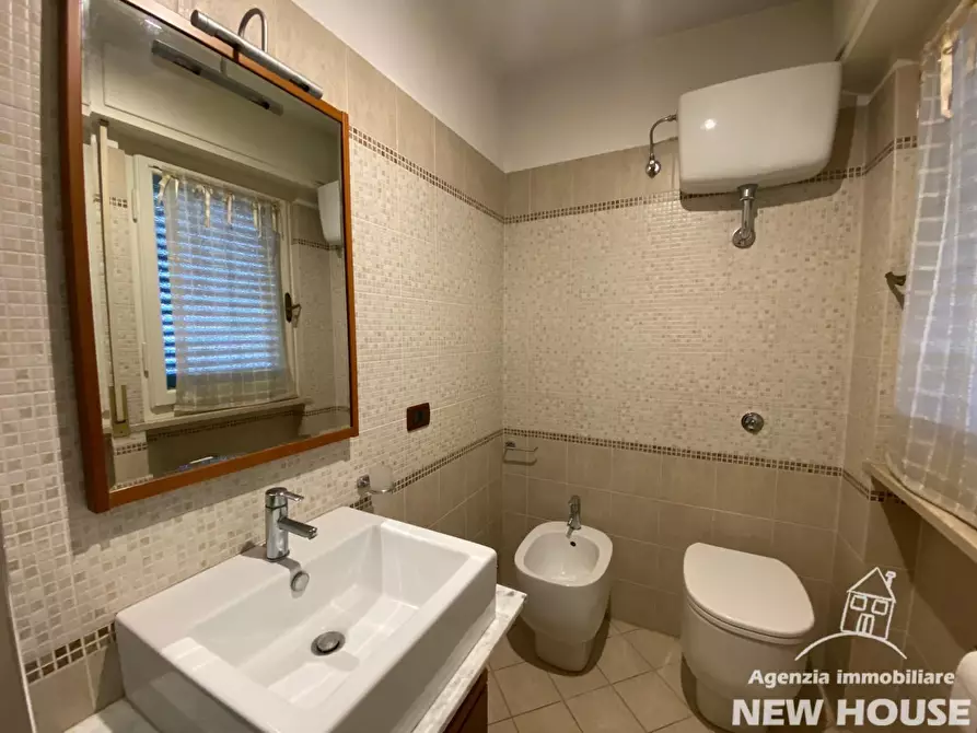 Immagine 29 di Mansarda in vendita  a Pisa