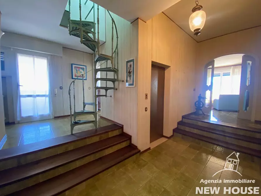 Immagine 76 di Mansarda in vendita  a Pisa