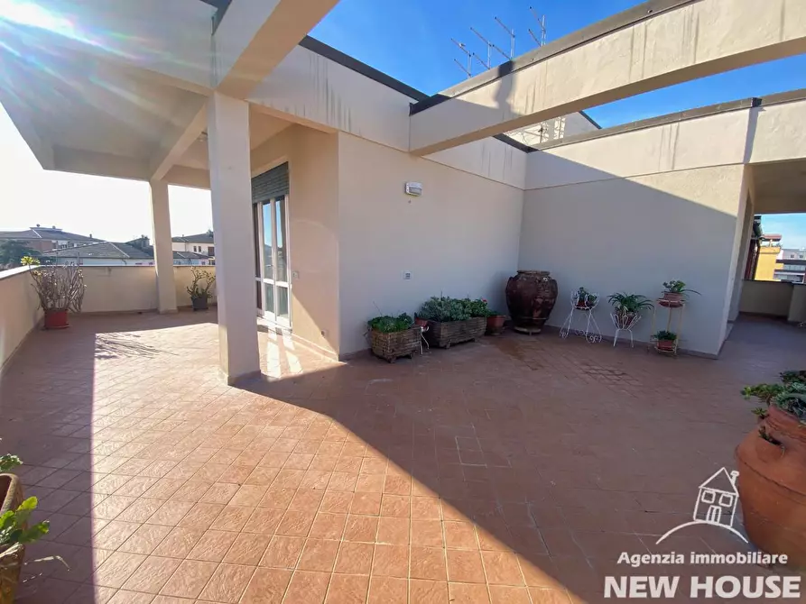 Immagine 86 di Mansarda in vendita  a Pisa