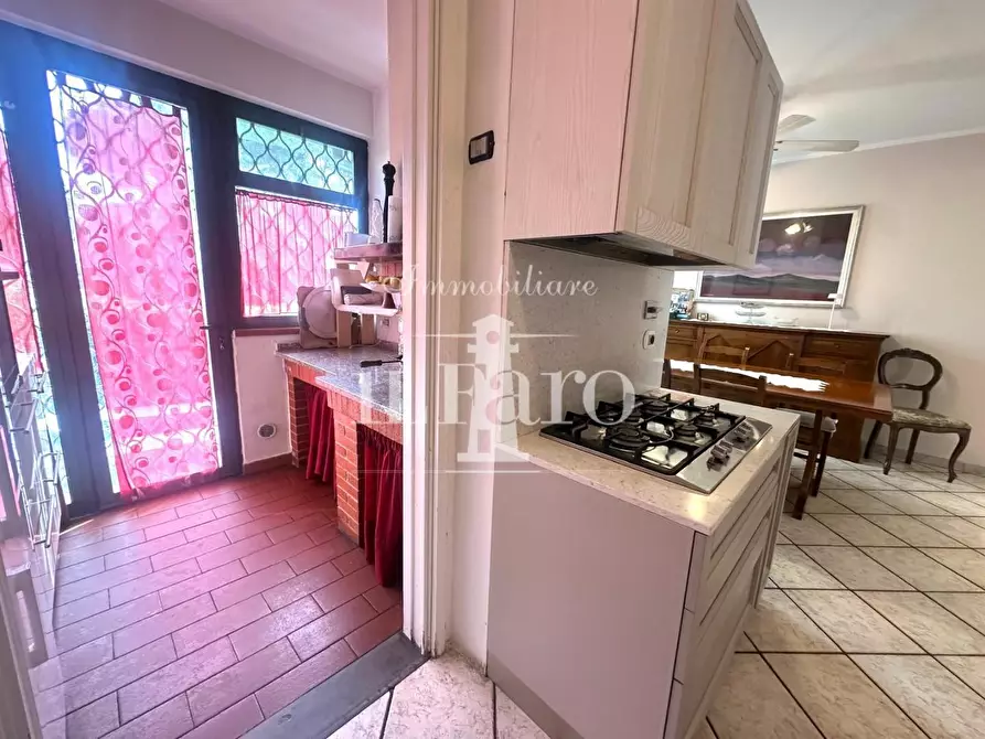 Immagine 9 di Terratetto in vendita  a Campi Bisenzio