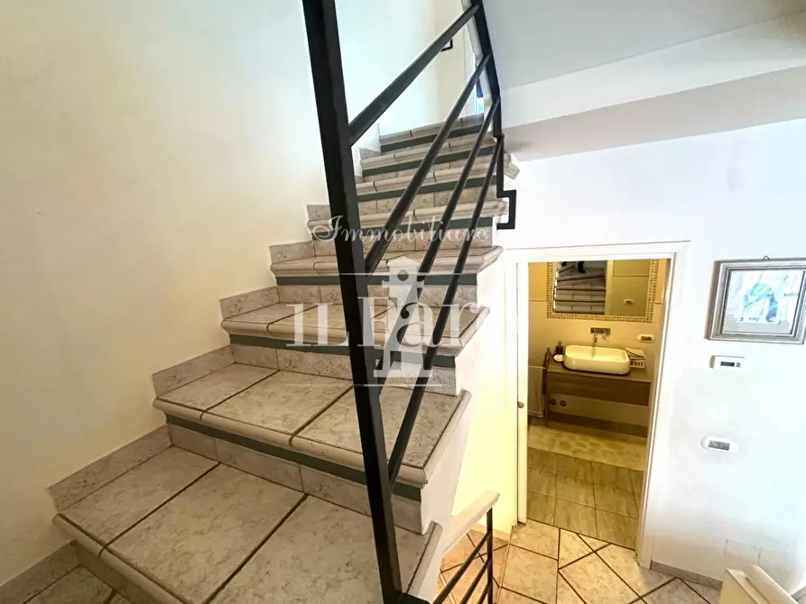 Immagine 27 di Terratetto in vendita  a Campi Bisenzio