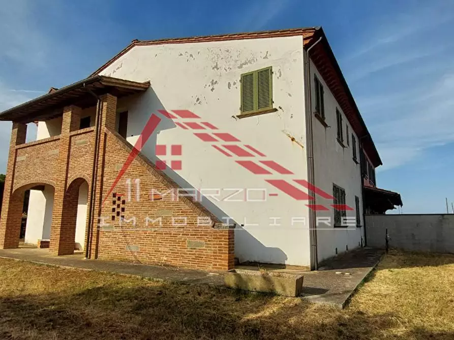 Immagine 1 di Casa colonica in vendita  a Crespina Lorenzana