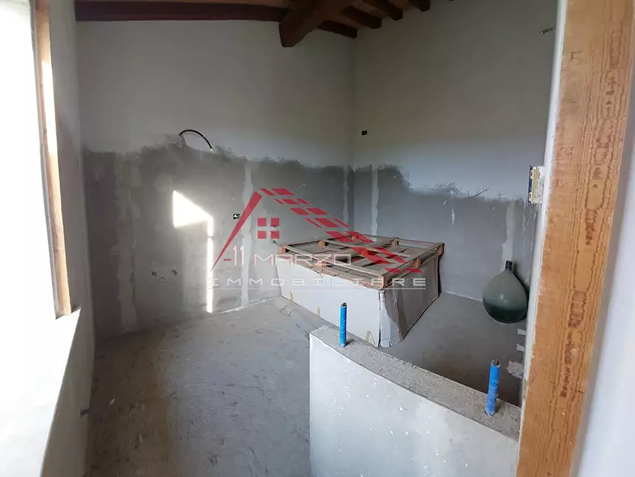 Immagine 8 di Casa colonica in vendita  a Crespina Lorenzana