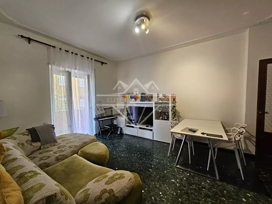 Immagine 2 di Appartamento in vendita  a Carrara