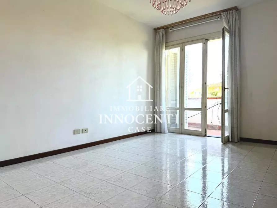 Immagine 4 di Appartamento in vendita  a Massa