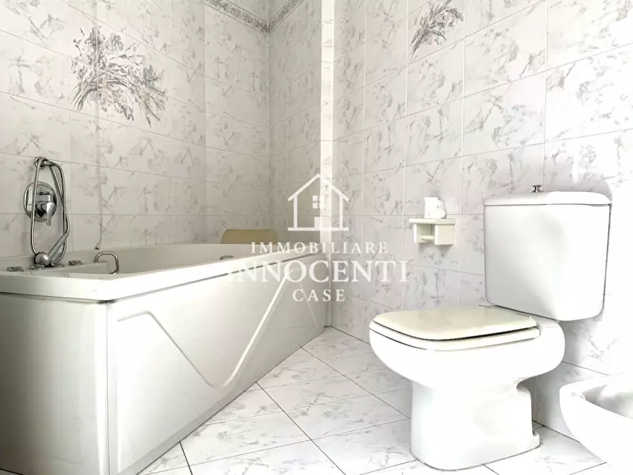 Immagine 22 di Appartamento in vendita  a Massa