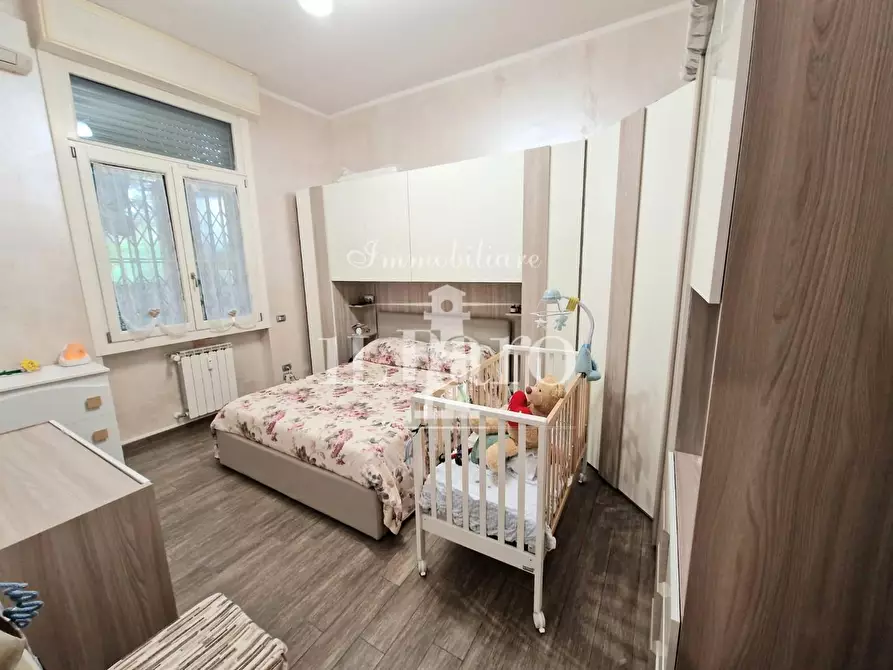 Immagine 15 di Appartamento in vendita  a Campi Bisenzio