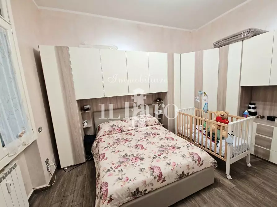 Immagine 14 di Appartamento in vendita  a Campi Bisenzio