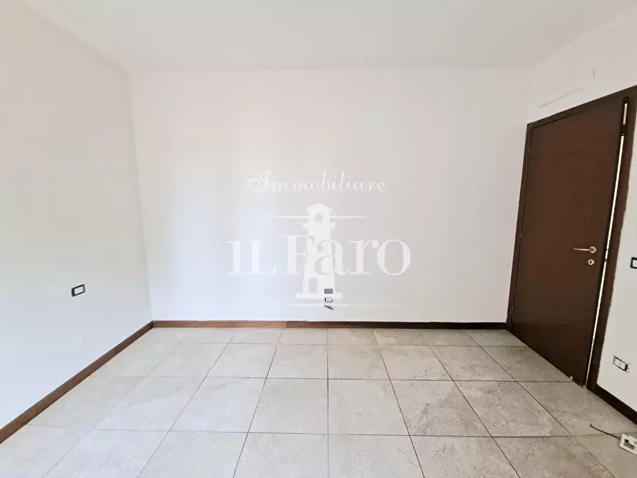 Immagine 7 di Appartamento in vendita  a Campi Bisenzio