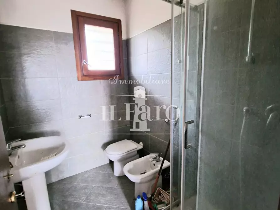 Immagine 14 di Appartamento in vendita  a Campi Bisenzio