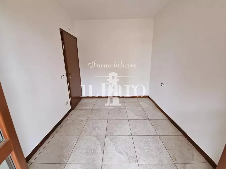 Immagine 9 di Appartamento in vendita  a Campi Bisenzio