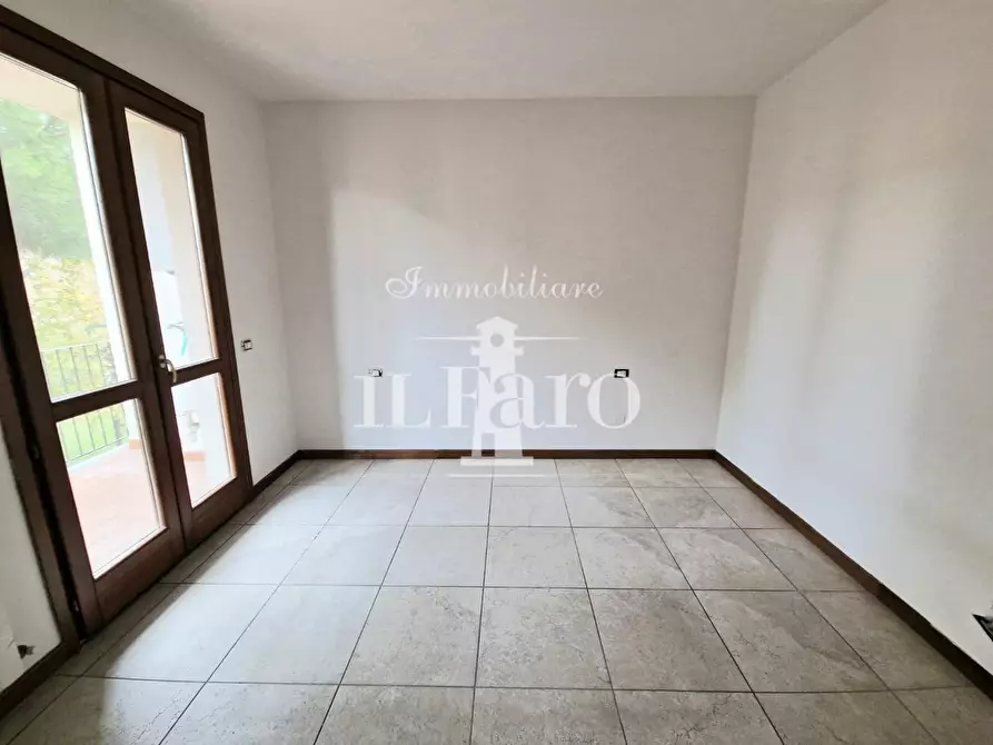 Immagine 5 di Appartamento in vendita  a Campi Bisenzio