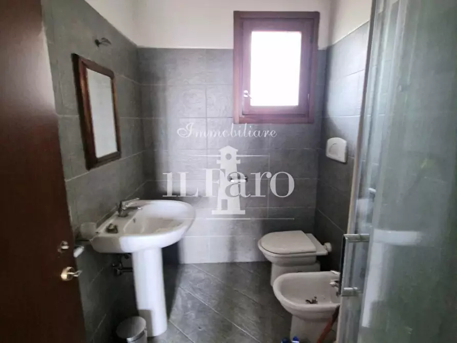 Immagine 13 di Appartamento in vendita  a Campi Bisenzio