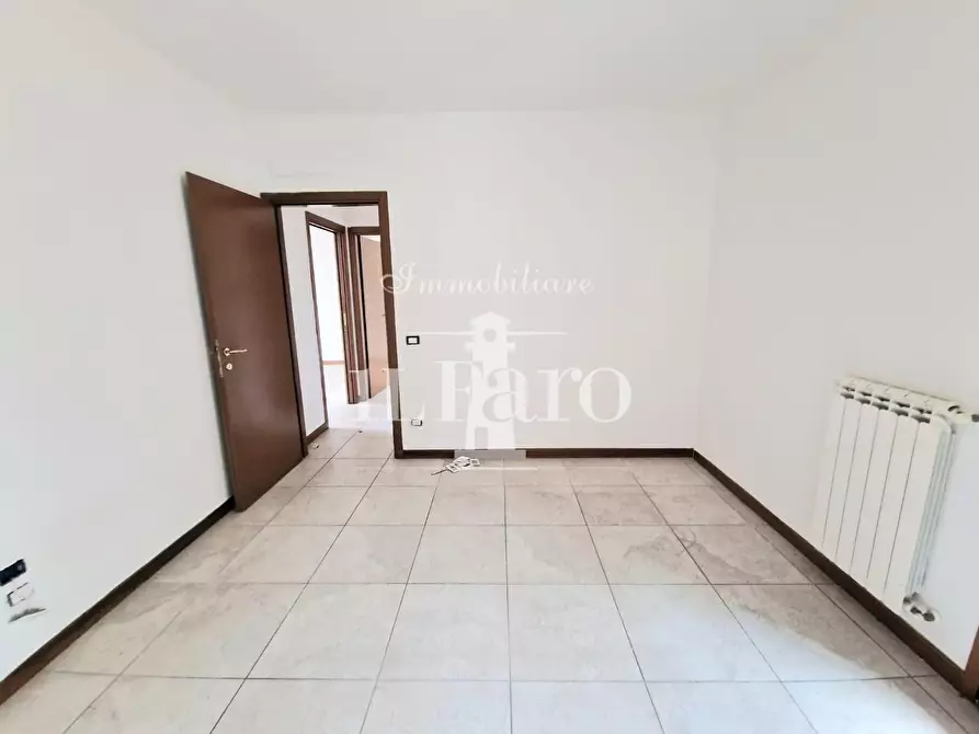 Immagine 8 di Appartamento in vendita  a Campi Bisenzio