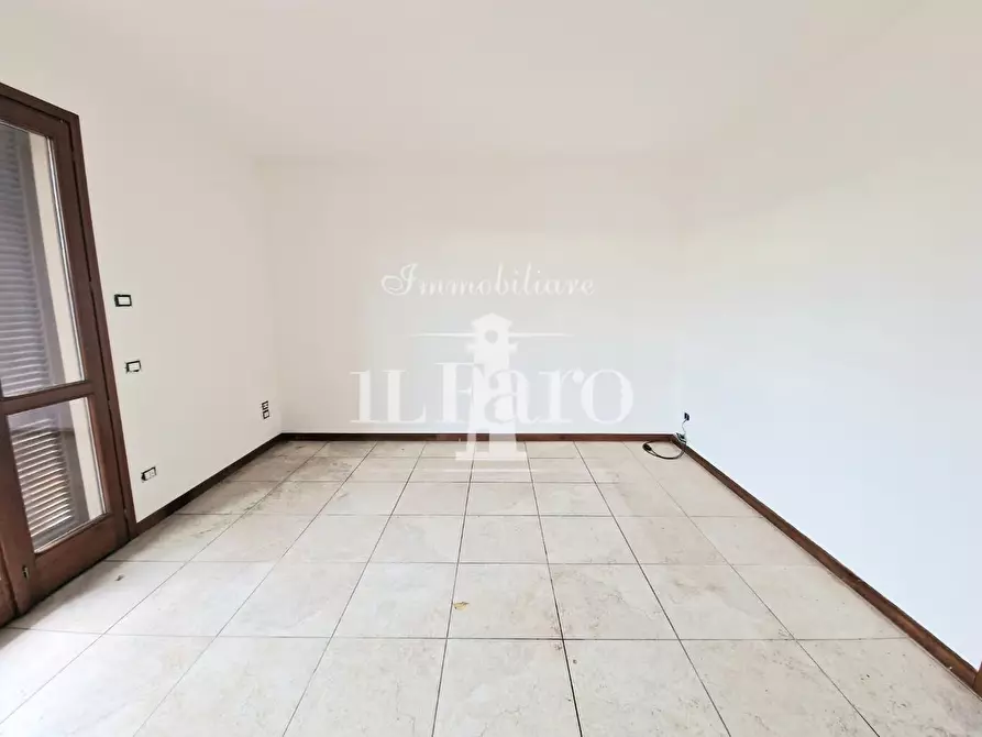 Immagine 6 di Appartamento in vendita  a Campi Bisenzio