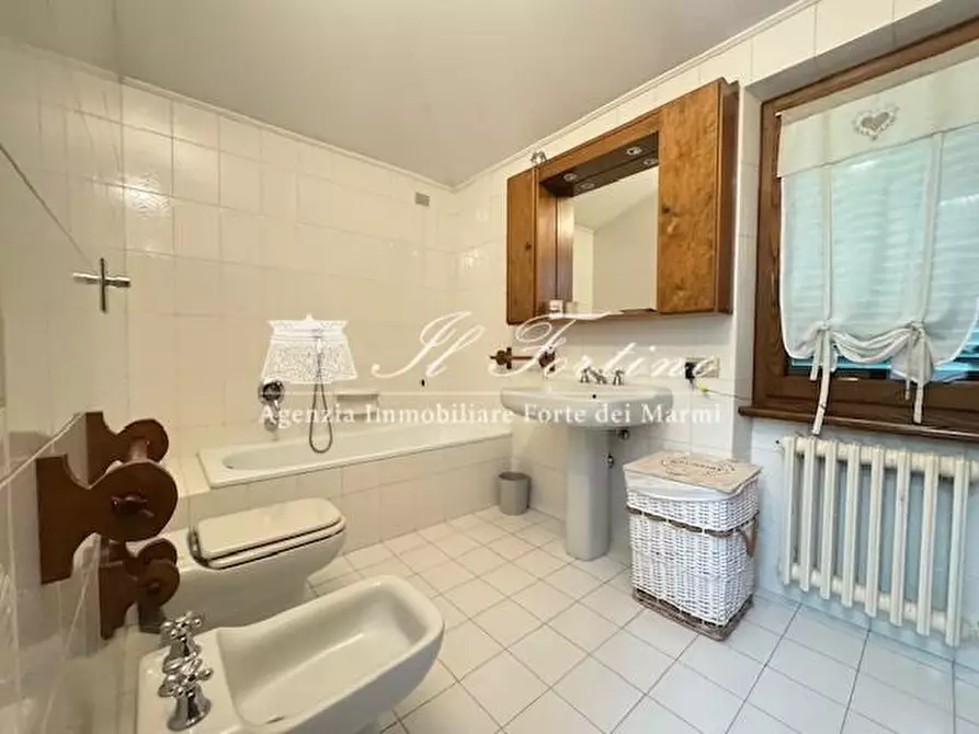 Immagine 24 di Villa in vendita  a Forte Dei Marmi
