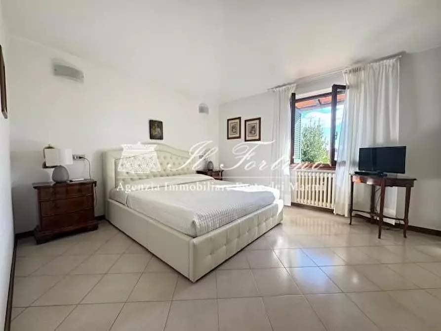 Immagine 21 di Villa in vendita  a Forte Dei Marmi
