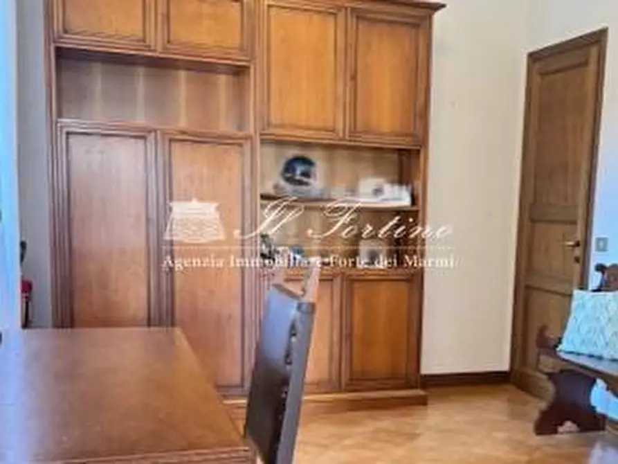 Immagine 13 di Villa in vendita  a Forte Dei Marmi
