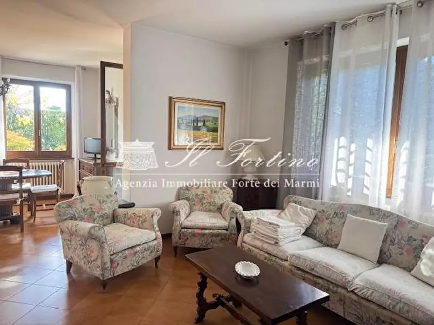 Immagine 10 di Villa in vendita  a Forte Dei Marmi