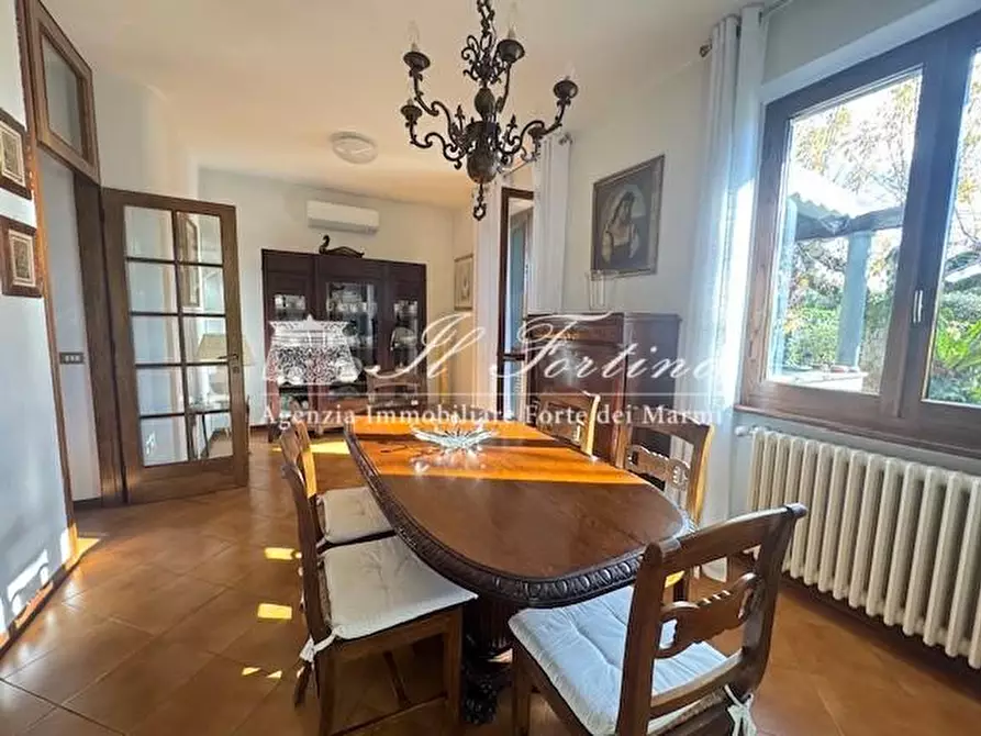 Immagine 9 di Villa in vendita  a Forte Dei Marmi