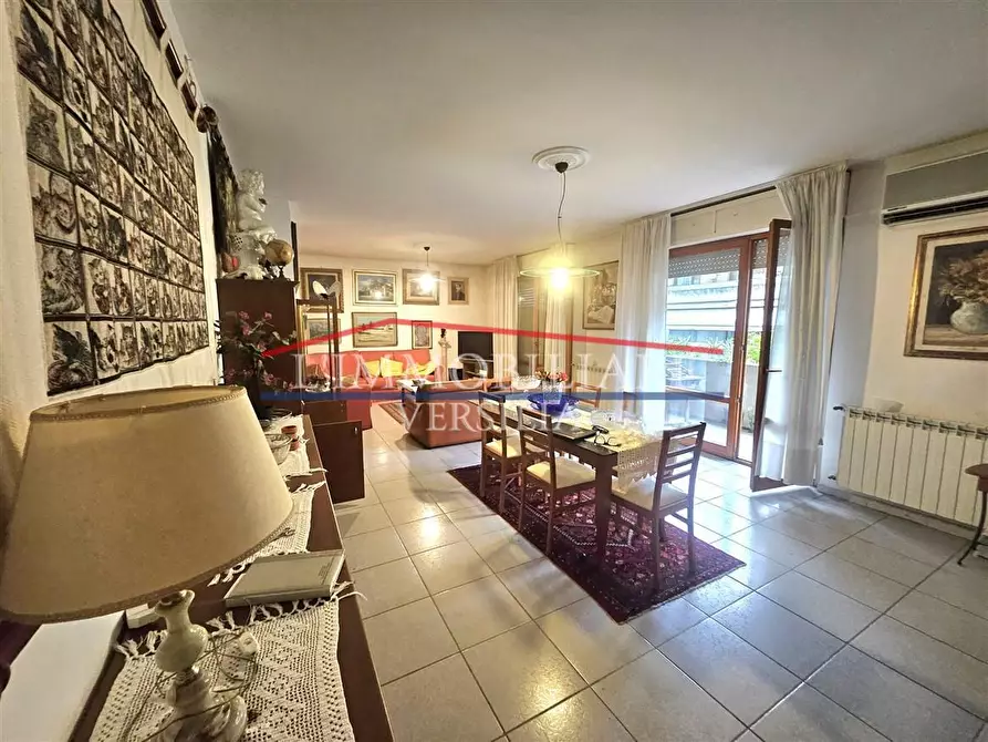 Immagine 2 di Appartamento in vendita  a Massa