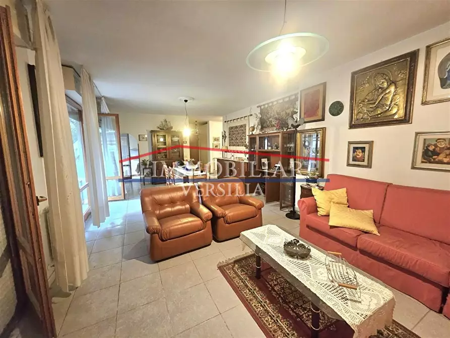 Immagine 4 di Appartamento in vendita  a Massa
