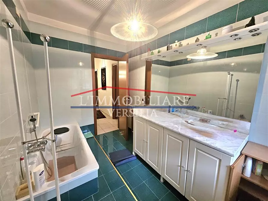 Immagine 17 di Appartamento in vendita  a Massa