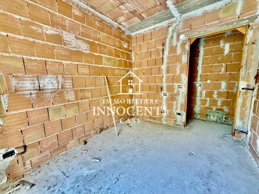 Immagine 8 di Appartamento in vendita  a Massa